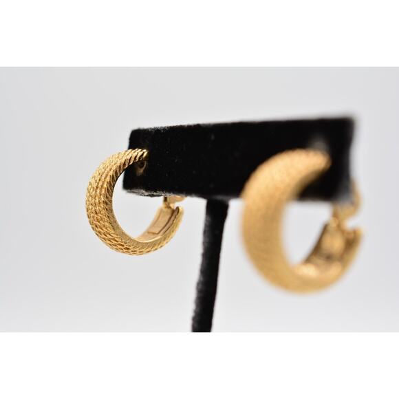 Monet Vintage Clip Earring Textured Hoops Brushed Gold Signed 1980s BinAB - Picture 3 of 12